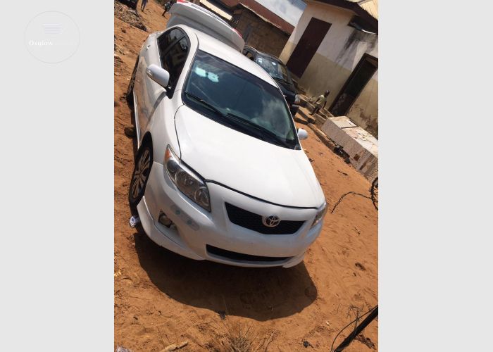2009 Toyota Corolla LE 